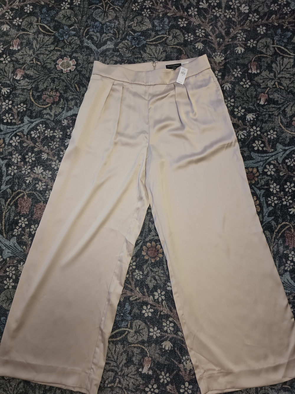 Banana Republic Wide-Leg Satin Pants in Ivory